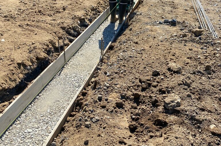ブロック積前の転圧はしっかりと！